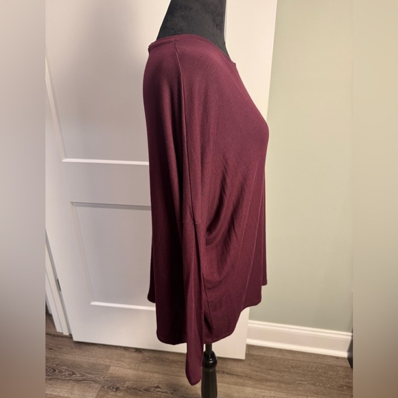 Athleta Cloudlight Relaxed asymmetrical Top, burgundy modal oversized - Picture 3 of 8